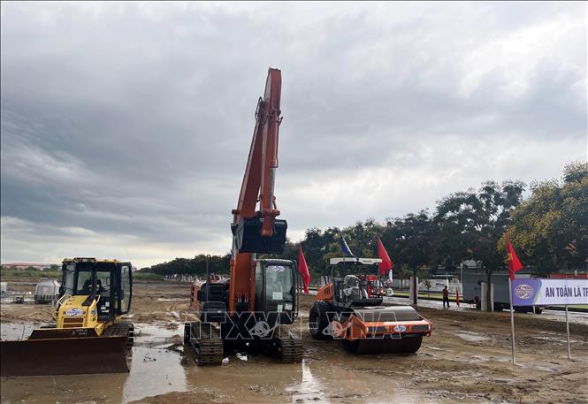 Viettel khởi công xây dựng trung tâm dữ liệu quy mô siêu lớn tại Củ Chi - Ảnh thời sự trong nước - KH-CN Môi trường - Thông tấn xã Việt Nam (TTXVN) Viettel khởi công xây dựng trung tâm dữ liệu quy mô siêu lớn tại Củ Chi - Ảnh thời sự trong nước - KH-CN Môi trường - Thông tấn xã Việt Nam (TTXVN)