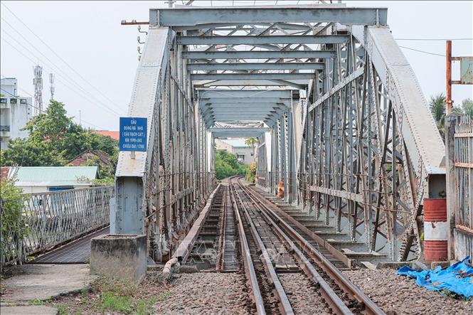 Cầu Đồng Nai nhỏ (cầu Rạch Cát) dài 129 m, là cầu sắt nối phường Trung Dũng và phường Hiệp Hoà (thành phố Biên Hoà). Ảnh: Hoàng Hiếu - TTXVN