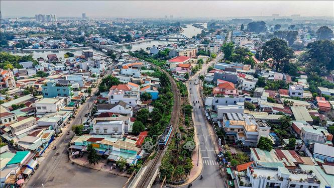 Những cây cầu như Đồng Nai lớn (cầu Ghềnh), cầu Đồng Nai nhỏ (Cầu Rạch Cát) nằm trên tuyến đường sắt Bắc - Nam đi qua. Ảnh: Hoàng Hiếu - TTXVN