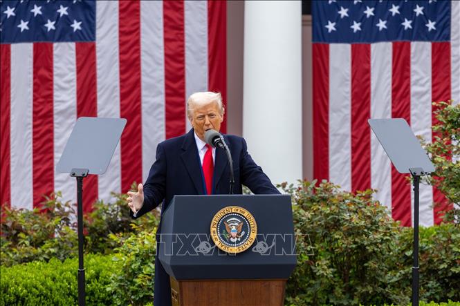 (Tư liệu) Tổng thống Mỹ Donald Trump phát biểu tại Nhà Trắng, Washington, D.C. Ảnh: THX/TTXVN