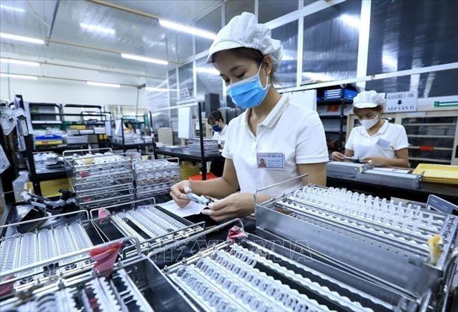 Hiện Nhật Bản là đối tác kinh tế hàng đầu của Việt Nam, là nhà tài trợ ODA lớn nhất. Dòng vốn FDI của Nhật Bản đã hiện diện ở 57/63 tỉnh, thành của Việt Nam. Nhật Bản có gần 5.000 dự án FDI còn hiệu lực tại Việt Nam với tổng số vốn đầu tư đăng ký gần 70 tỷ USD, đứng thứ 3 trong số 141 quốc gia và vùng lãnh thổ đầu tư vào Việt Nam. Ảnh: Tuấn Anh - TTXVN