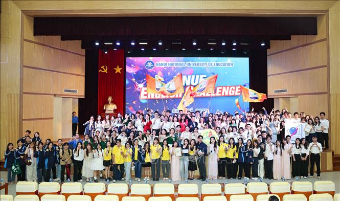 Chương trình nhằm nâng cao kỹ năng tiếng Anh cho sinh viên, học sinh, tạo sân chơi bổ ích để các bạn có cơ hội thử sức, thể hiện tài năng, niềm yêu thích tiếng Anh. Ảnh: Thanh Tùng -  TTXVN 