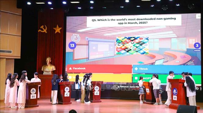 Các đội thi tranh tài. Ảnh: Thanh Tùng -  TTXVN