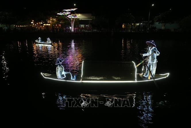 Tiết much mục nghệ thuật tại Chương trình. Ảnh: Duy Khương - TTXVN
