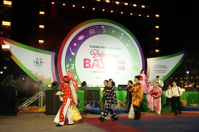 Tiết much mục nghệ thuật tại Chương trình. Ảnh: Duy Khương - TTXVN
