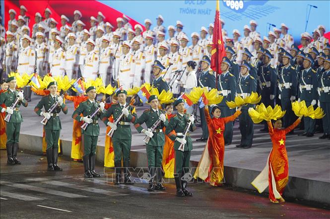 Các khối của Lực lượng Quân đội nhân dân tham gia sơ duyệt lễ diễu binh, diễu hành kỷ niệm 50 năm Ngày Giải phóng miền Nam thống nhất đất nước. Ảnh: Thanh Vũ-TTXVN