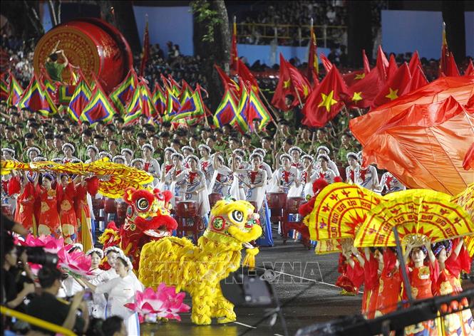 Tiết mục Trống hội Bản hùng ca toàn thắng của đội trống học viện Cảnh sát nhân dân tham gia sơ duyệt lễ diễu binh, diễu hành. Ảnh: Thanh Vũ-TTXVN
