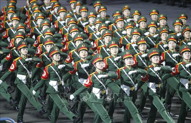 Các khối của Lực lượng Quân đội nhân dân tham gia sơ duyệt lễ diễu binh, diễu hành kỷ niệm 50 năm Ngày Giải phóng miền Nam thống nhất đất nước. Ảnh: Thanh Vũ-TTXVN