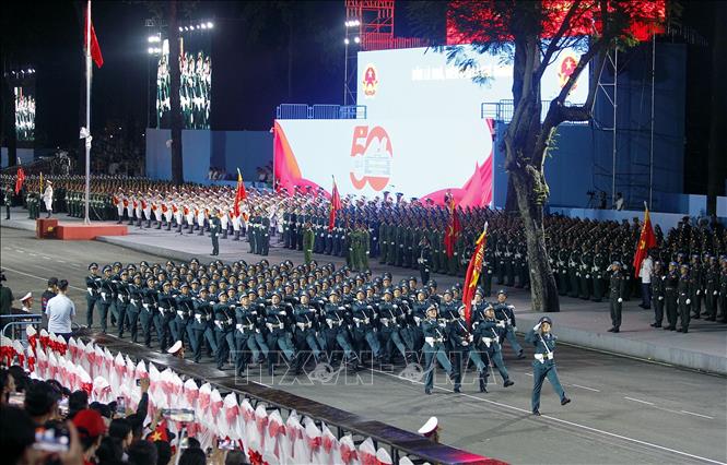 Các khối của Lực lượng Quân đội nhân dân tham gia sơ duyệt lễ diễu binh, diễu hành kỷ niệm 50 năm Ngày Giải phóng miền Nam thống nhất đất nước. Ảnh: Thanh Vũ-TTXVN