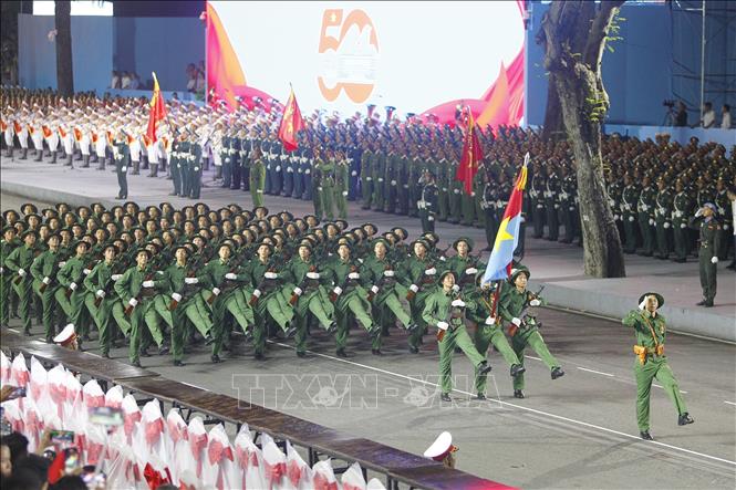 Các khối của Lực lượng Quân đội nhân dân tham gia sơ duyệt lễ diễu binh, diễu hành kỷ niệm 50 năm Ngày Giải phóng miền Nam thống nhất đất nước. Ảnh: Thanh Vũ-TTXVN