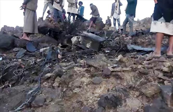 Hiện trường một chiếc UAV MQ-9 của Mỹ bị lực lượng Houthi bắn hạ tại Sanaa, Yemen ngày 19/4/2025. Ảnh: THX/TTXVN