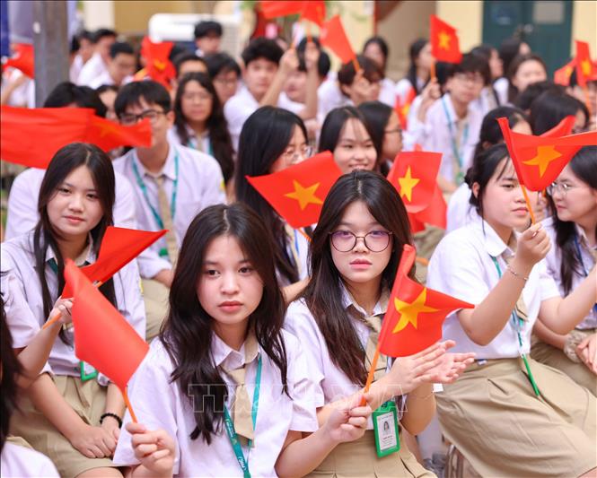 Học sinh trường THPT Phan Huy Chú (quận Đống Đa, Hà Nội) tham gia diễn đàn. Ảnh: Thanh Tùng - TTXVN 