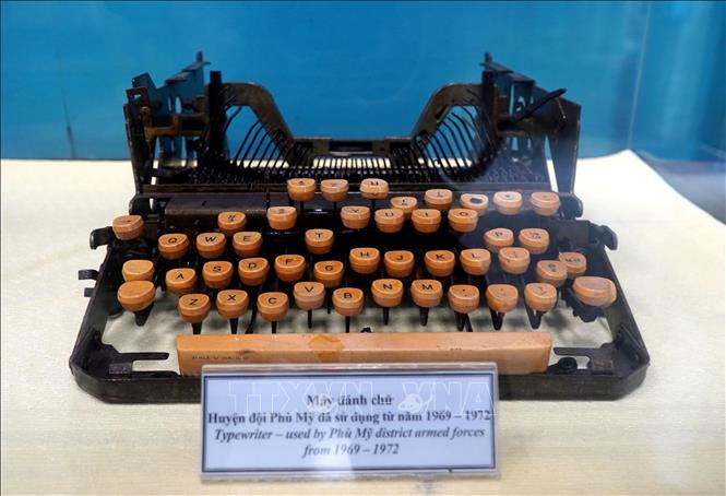Máy đánh chữ Huyện đội Phù Mỹ, tỉnh Bình Định đã sử dụng từ năm 1969 - 1972. Ảnh: Lê Ngọc Phước - TTXVN