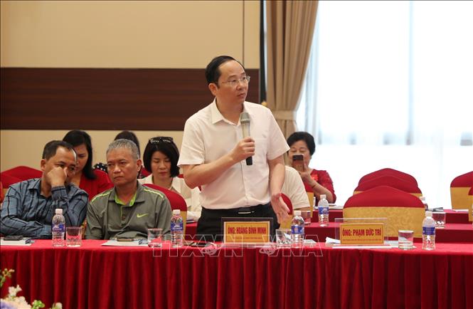 Ông Hoàng Đình Minh, Chủ tịch Hiệp hội lữ hành tỉnh Ninh Bình phát biểu tại tọa đàm. Ảnh: Việt Hoàng - TTXVN