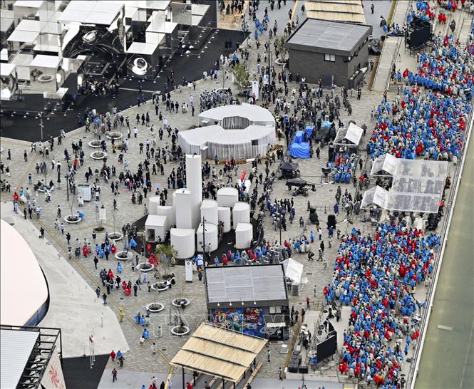 Khách tham quan Triển lãm Thế giới World Exposition tại Osaka, Nhật Bản ngày 13/4/2025. Ảnh: Kyodo/TTXVN