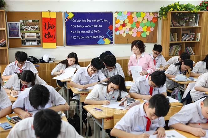 Mỗi trường đều khảo sát, phân tích chất lượng, phân loại đối tượng học sinh lớp 9, tổ chức nghiêm các kỳ thi kiểm tra và đề ra các phương hướng bổ sung kiến thức, kỹ năng còn thiếu cho học sinh. Ảnh: Thanh Tùng - TTXVN