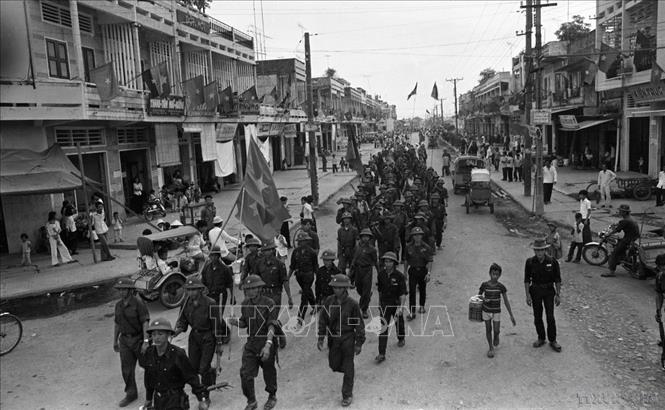 Bộ đội tiến vào giải phóng thị xã Cà Mau, ngày 1/5/1975. Ảnh: Hứa Kiểm - TTXVN