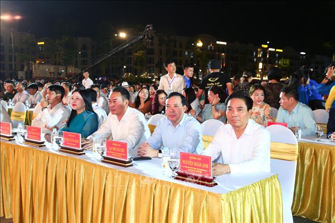 Các đại biểu tham dự lễ hội. Ảnh: Việt Hoàng - TTXVN