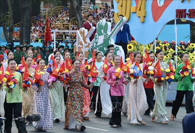 Chương trình biểu diễn nghệ thuật của lực lượng văn nghệ sỹ Thành phố Hồ Chí Minh tham gia Tổng duyệt. Ảnh: Thanh Vũ-TTXVN