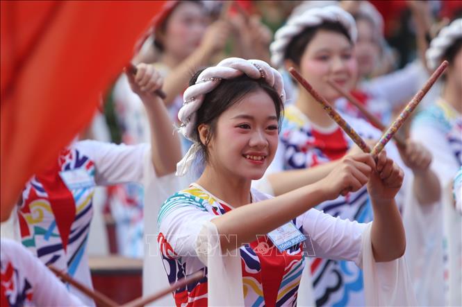 Drum performance 