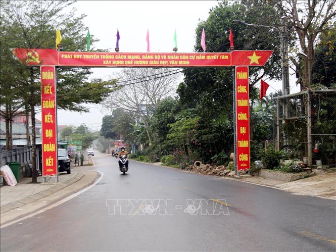 Diện mạo làng quê xã Cự Nẫm đã ngày càng khởi sắc, đường làng ngõ xóm sạch, đẹp. Ảnh: Tá Chuyên - TTXVN