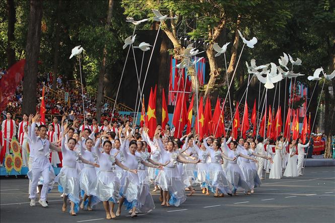 Chương trình biểu diễn nghệ thuật của lực lượng văn nghệ sĩ Thành phố Hồ Chí Minh tham gia Tổng duyệt. Ảnh: Thanh Vũ-TTXVN