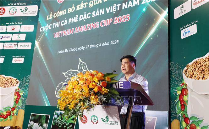 Phó Chủ tịch UBND tỉnh Đắk Lắk Nguyễn Thiên Văn phát biểu tại buổi Lễ. Ảnh: Hoài Thu – TTXVN.