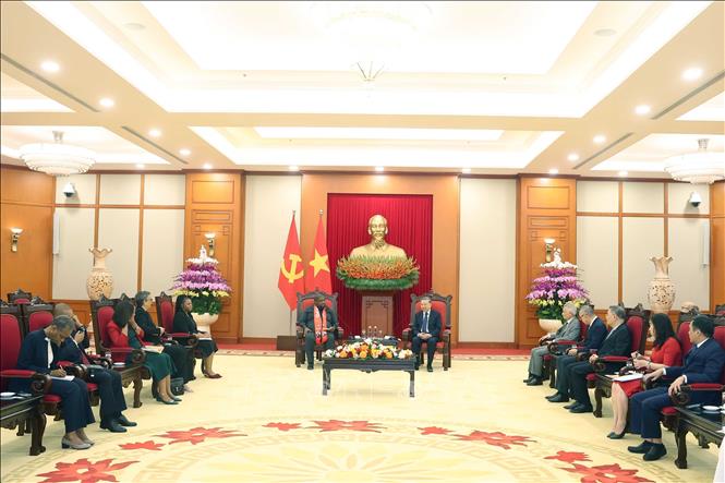 Party General Secretary To Lam meets with FRELIMO General Secretary Chakil Felizardo Aboobacar. VNA Photo: Thống Nhất 