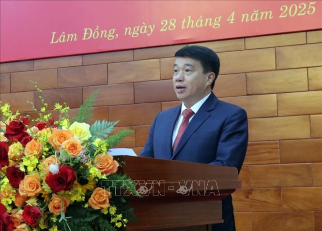 Tân Bí thư Tỉnh ủy Lâm Đồng Y Thanh Hà Niê Kđăm phát biểu nhận nhiệm vụ. Ảnh: Chu Quốc Hùng-TTXVN