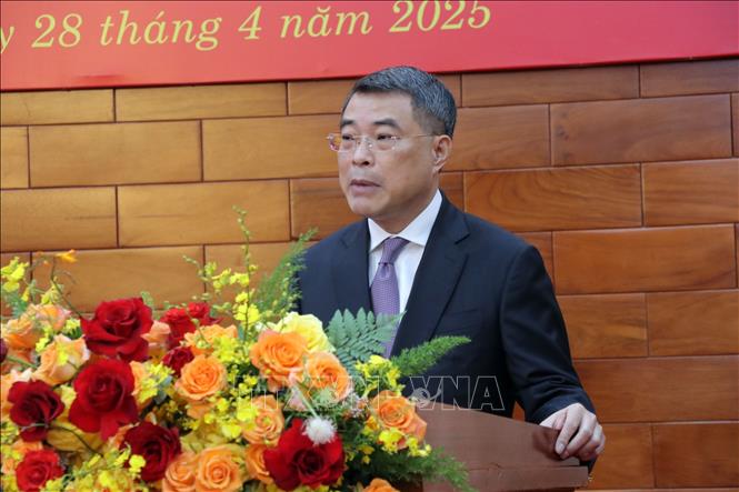 Ủy viên Bộ Chính trị, Bí thư Trung ương Đảng, Trưởng Ban Tổ chức Trung ương Lê Minh Hưng phát biểu, trao nhiệm vụ cho tân Bí thư Tỉnh ủy Lâm Đồng. Ảnh: Chu Quốc Hùng-TTXVN
