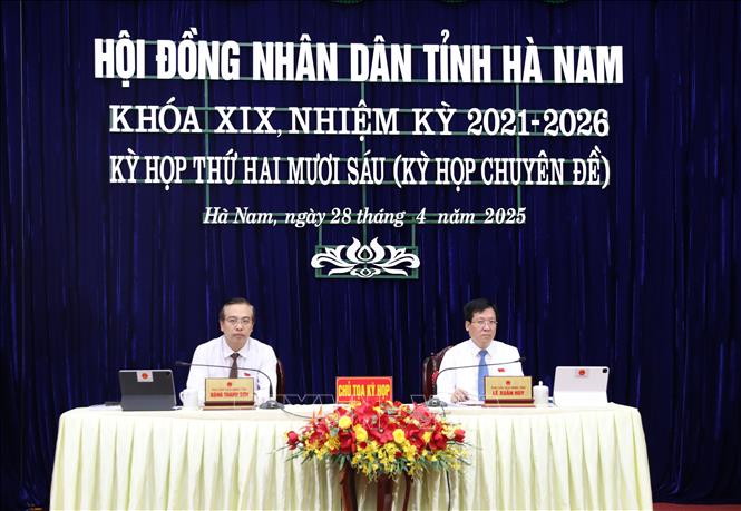 Chủ tọa kỳ họp. Ảnh: Thanh Tuấn - TTXVN
