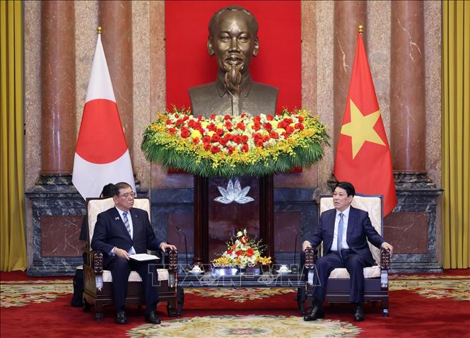 State President Luong Cuong meets with Japanese Prime Minister Ishiba Shigeru. VNA Photo: Lâm Khánh 