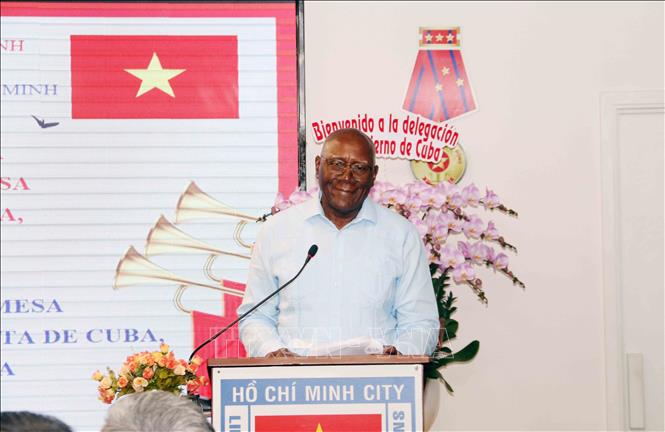 Phó Chủ tịch nước Cuba Salvador Valdes Mesa phát biểu tại chương trình. Ảnh: Xuân Khu - TTXVN