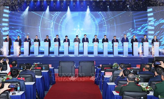 Wharf No. 3 of Lao - Viet International Port is put into operation in the Vung Ang Economic Zone, Ky Anh township, central Ha Tinh province, on April 28 in the presence of President of Vietnam Luong Cuong and Party General Secretary and President of Laos Thongloun Sisoulith. VNA Photo: Lâm Khánh