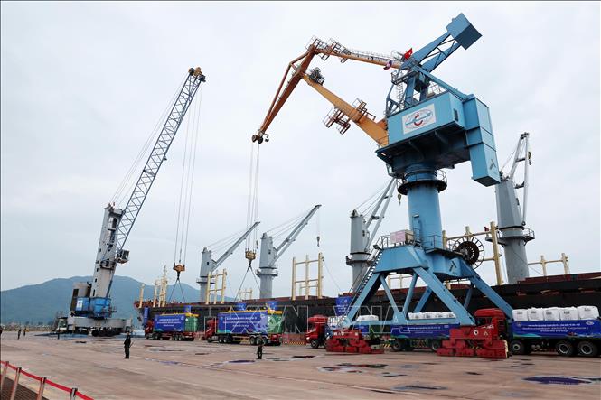 Wharf No. 3 of Lao - Viet International Port is put into operation in the Vung Ang Economic Zone, Ky Anh township, central Ha Tinh province, on April 28. VNA Photo: Lâm Khánh