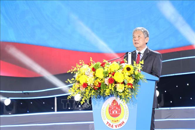 Bí thư Tỉnh ủy Trà Vinh Ngô Chí Cường đọc diễn văn tại lễ kỷ niệm. Ảnh: Thanh Hòa - TTXVN