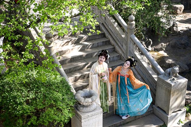 Khách du lịch tại Tây An, tỉnh Thiểm Tây, Trung Quốc. Ảnh: THX/TTXVN