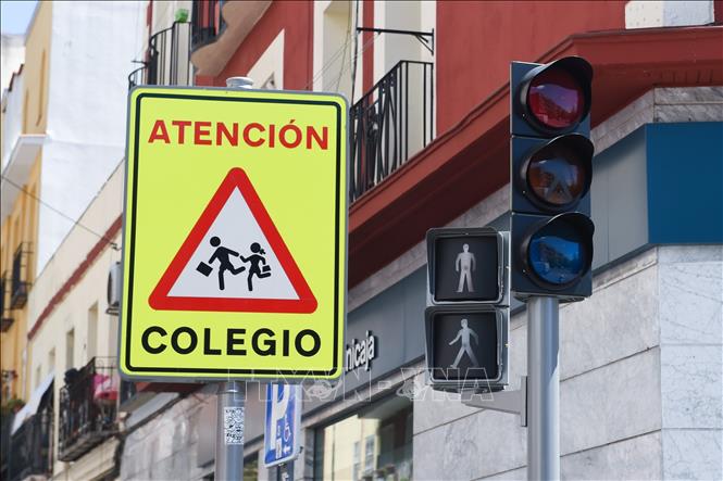 Đèn giao thông ngừng hoạt động do sự cố mất điện tại Madrid, Tây Ban Nha, ngày 28/4/2025. Ảnh: THX/TTXVN