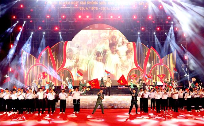 Tiết mục trong chương trình văn nghệ đặc biệt “Giai điệu tự hào”. Ảnh: Lê Thúy Hằng – TTXVN.