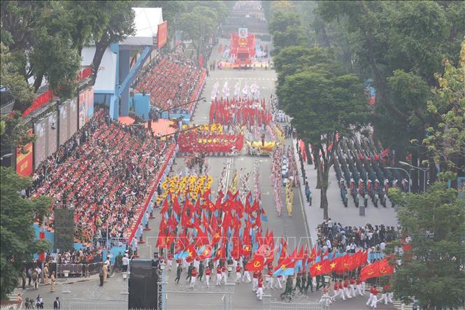 Chương trình nghệ thuật “Rạng rỡ non sông Việt Nam”. Ảnh: TTXVN