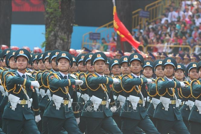 Khối Sĩ quan Phòng không-Không quân diễu qua Lễ đài. Ảnh: TTXVN