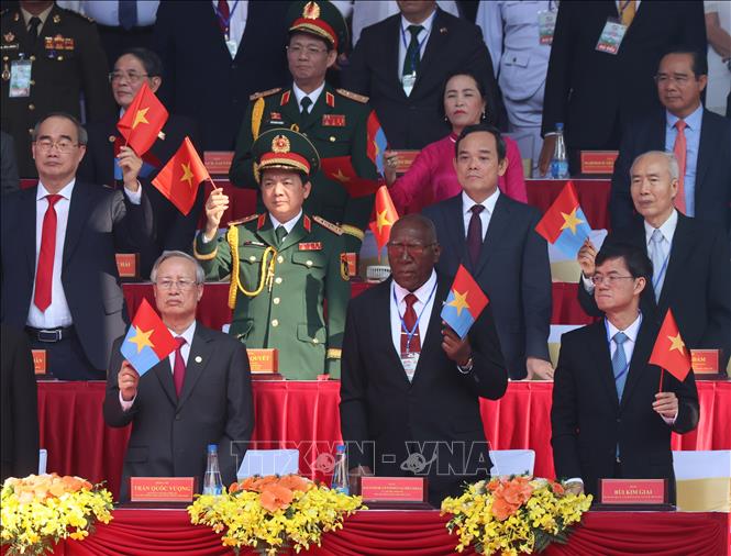 Các đồng chí lãnh đạo, nguyên lãnh đạo Đảng, Nhà nước và khách quốc tế tham dự lễ kỷ niệm. Ảnh: TTXVN