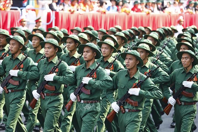 Khối Chiến sĩ Giải phóng quân diễu qua Lễ đài. Ảnh: TTXVN