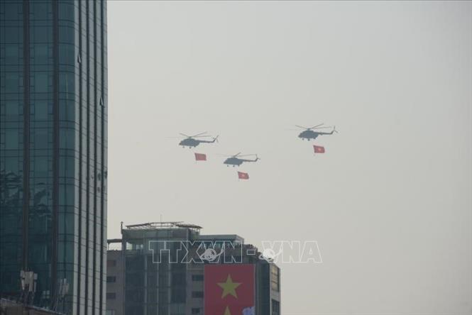 Mở đầu Cuộc diễu binh, diễu hành là các biên đội của Không quân nhân dân Việt Nam anh hùng bay trên bầu trời Tổ quốc. Ảnh: TTXVN