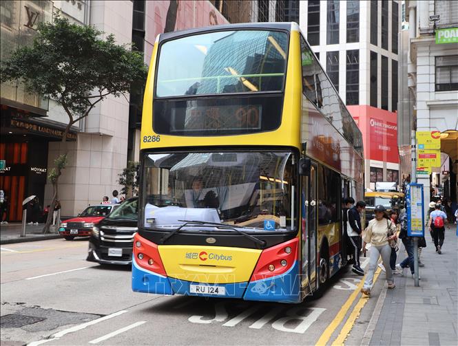 Xe buýt hai tầng rất thuận tiện tại Hong Kong (Trung Quốc). Ảnh: Xuân Vịnh - PV TTXVN tại Hong Kong