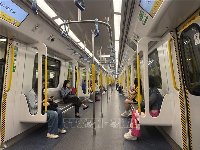 Tàu điện tại Hong Kong (Trung Quốc) luôn được giữ rất sạch sẽ. Ảnh: Mạc Luyện - PV TTXVN tại Hong Kong