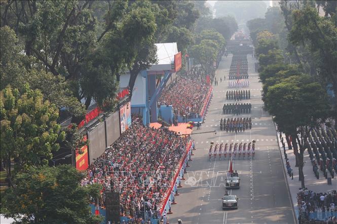  Toàn cảnh lễ diễu binh. Ảnh: TTXVN