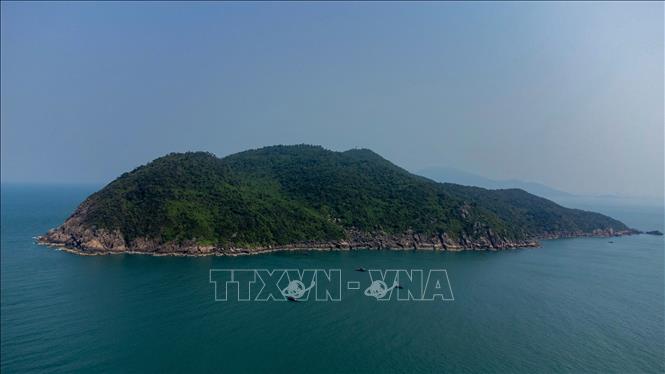 Located north of Da Nang, Son Cha Island boasts magnificent natural scenery. Photo by courtesy/VNA