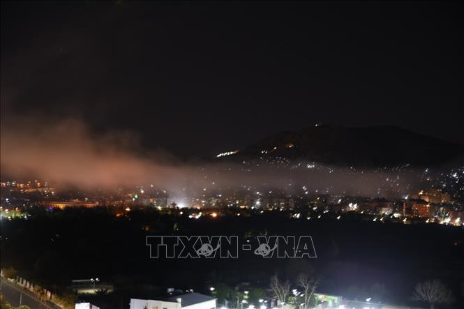 Khói bốc lên sau vụ không kích của Israel xuống thủ đô Damascus, Syria ngày 3/5/2025. Ảnh: THX/TTXVN
