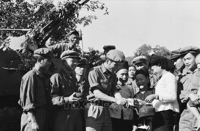 Năm 1972, liên quân Việt – Lào thực hiện thắng lợi chiến dịch phòng ngự cánh đồng Chum – Xiengkhouang – Muang Soui, bảo vệ vững chắc địa bàn chiến lược của cách mạng Lào. Ảnh: Lương Nghĩa Dũng – TTXVN